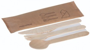 Træ, Sæt 4 dele, kniv, gaffel, ske og serviet, FSC 100% - 250 stk krt*